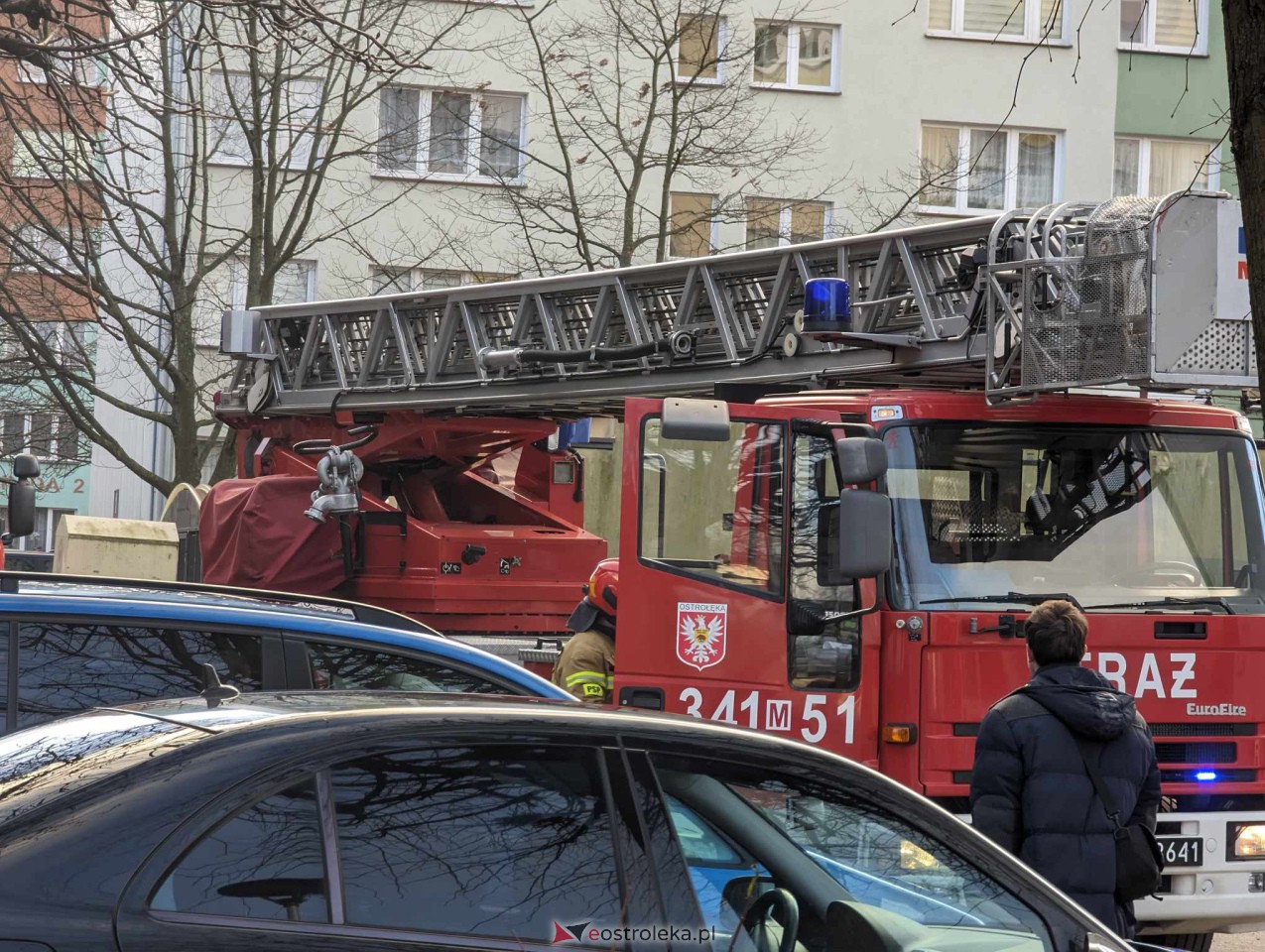 Interwencja strażaków przy Starosty Kosa [27.12.2023] - zdjęcie #5 - eOstroleka.pl