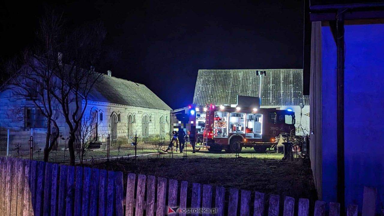 Pożar w Łęgu Przedmiejskim [29.12.2023] - zdjęcie #8 - eOstroleka.pl