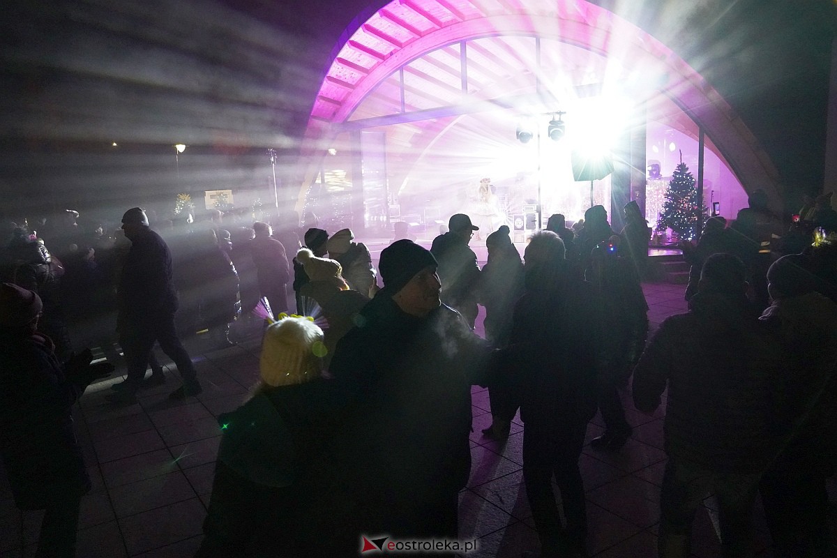 Sylwester w Troszynie [31.12.2023] - zdjęcie #99 - eOstroleka.pl