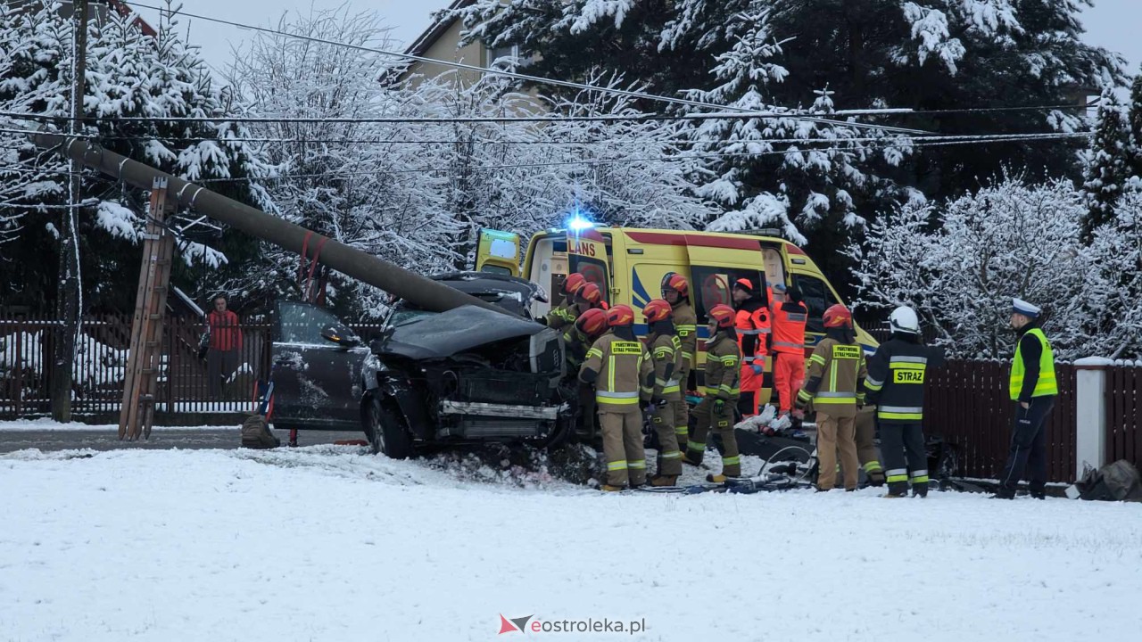 Wypadek na ulicy Kościuszki w Rzekuniu [02.01.2024] - zdjęcie #2 - eOstroleka.pl