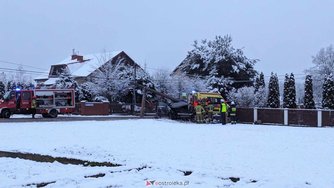 Wypadek na ulicy Kościuszki w Rzekuniu [02.01.2024] - zdjęcie #3 - eOstroleka.pl