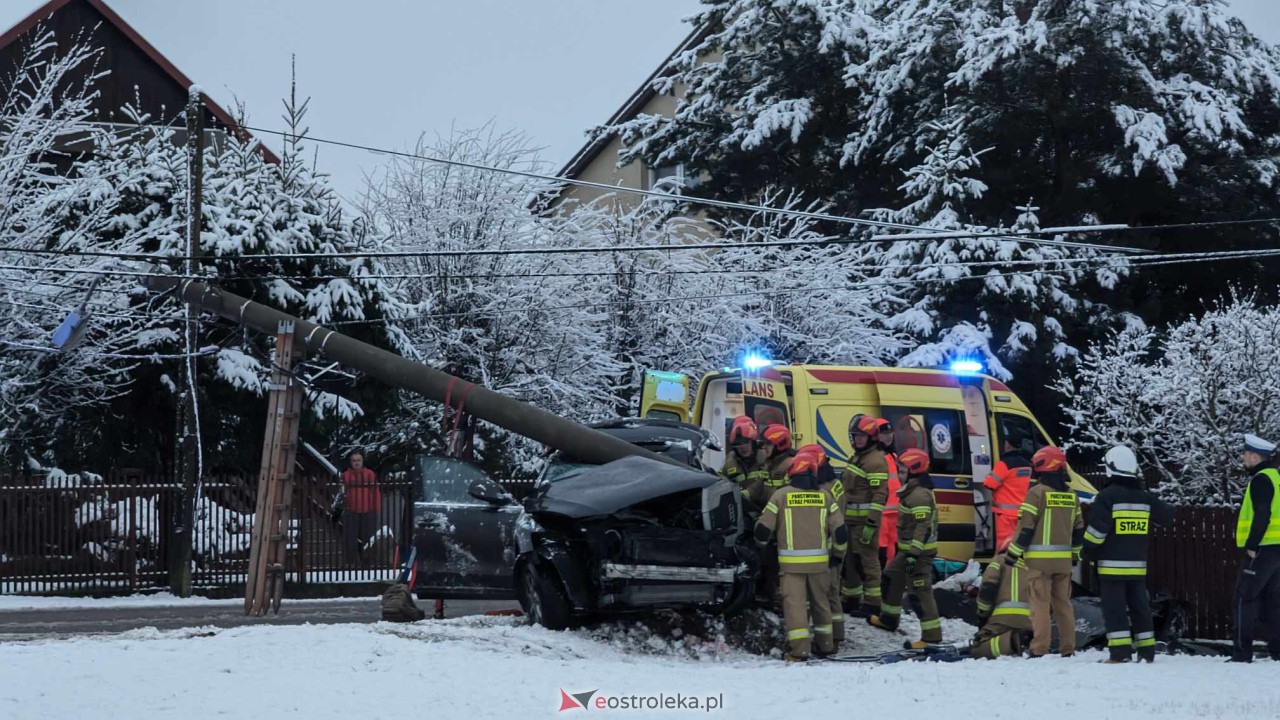 Wypadek na ulicy Kościuszki w Rzekuniu [02.01.2024] - zdjęcie #6 - eOstroleka.pl