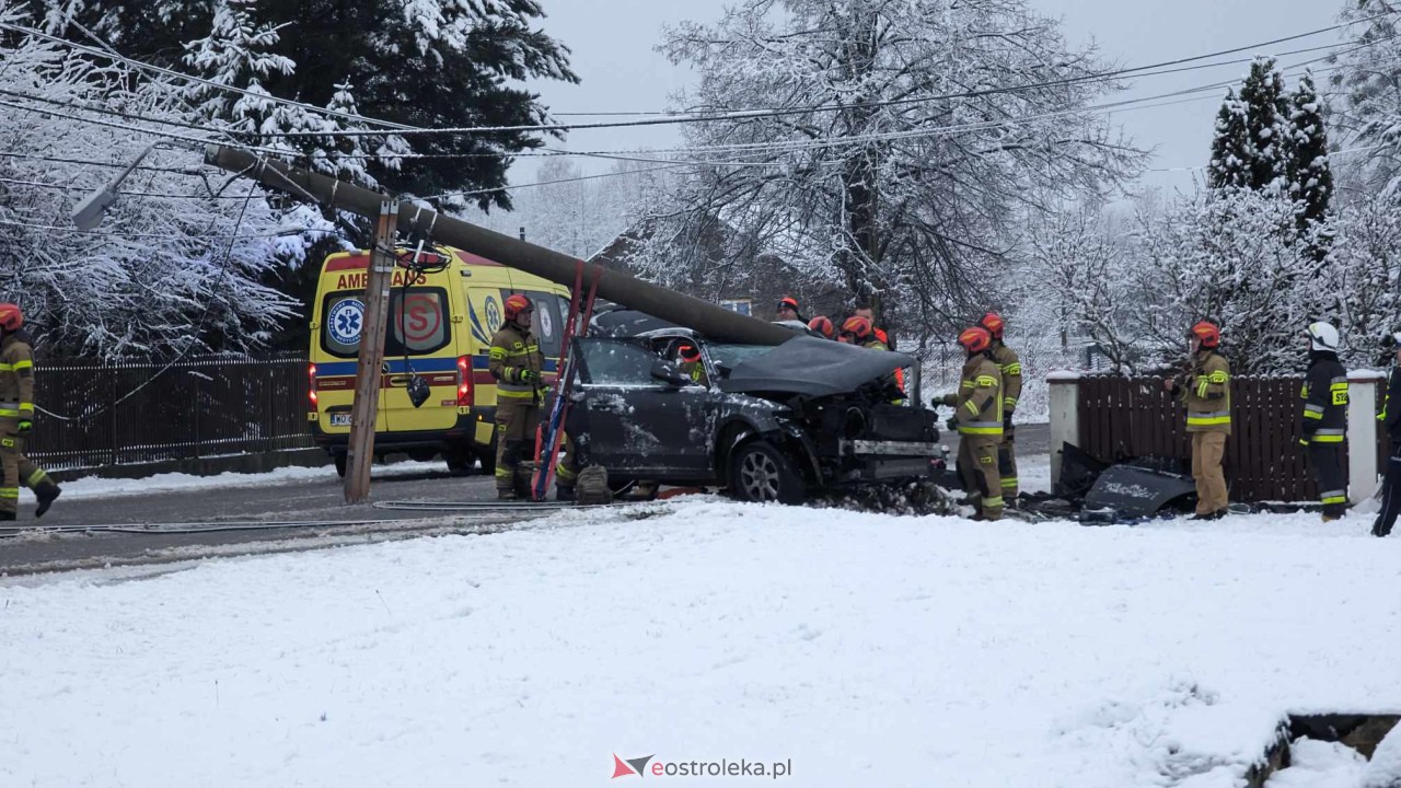 Wypadek na ulicy Kościuszki w Rzekuniu [02.01.2024] - zdjęcie #14 - eOstroleka.pl