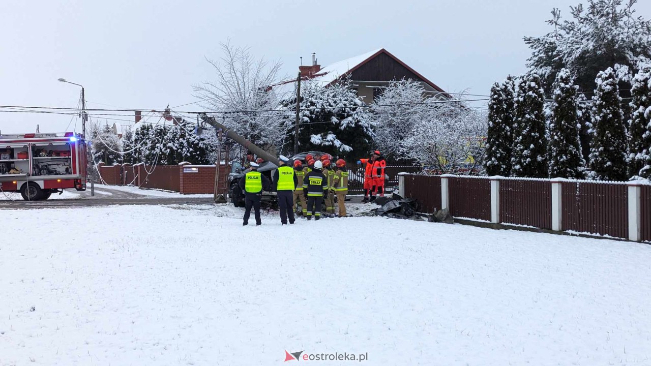 Wypadek na ulicy Kościuszki w Rzekuniu [02.01.2024] - zdjęcie #15 - eOstroleka.pl