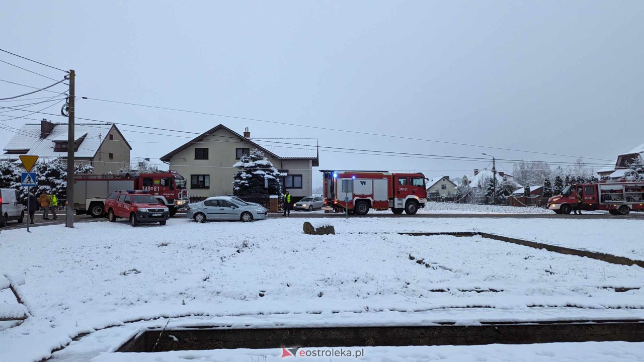 Wypadek na ulicy Kościuszki w Rzekuniu [02.01.2024] - zdjęcie #16 - eOstroleka.pl