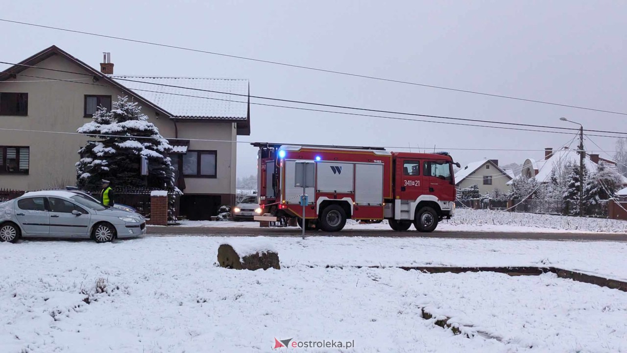 Wypadek na ulicy Kościuszki w Rzekuniu [02.01.2024] - zdjęcie #17 - eOstroleka.pl