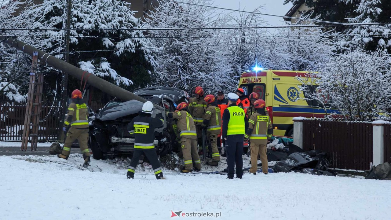 Wypadek na ulicy Kościuszki w Rzekuniu [02.01.2024] - zdjęcie #18 - eOstroleka.pl