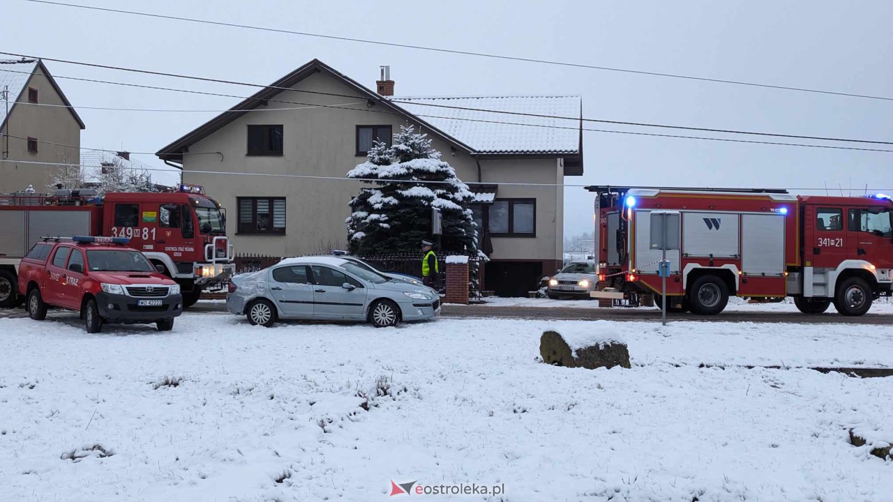 Wypadek na ulicy Kościuszki w Rzekuniu [02.01.2024] - zdjęcie #19 - eOstroleka.pl