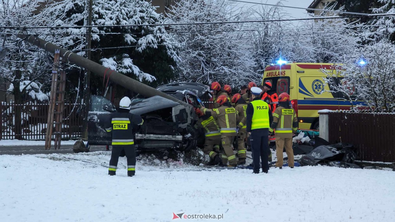 Wypadek na ulicy Kościuszki w Rzekuniu [02.01.2024] - zdjęcie #20 - eOstroleka.pl