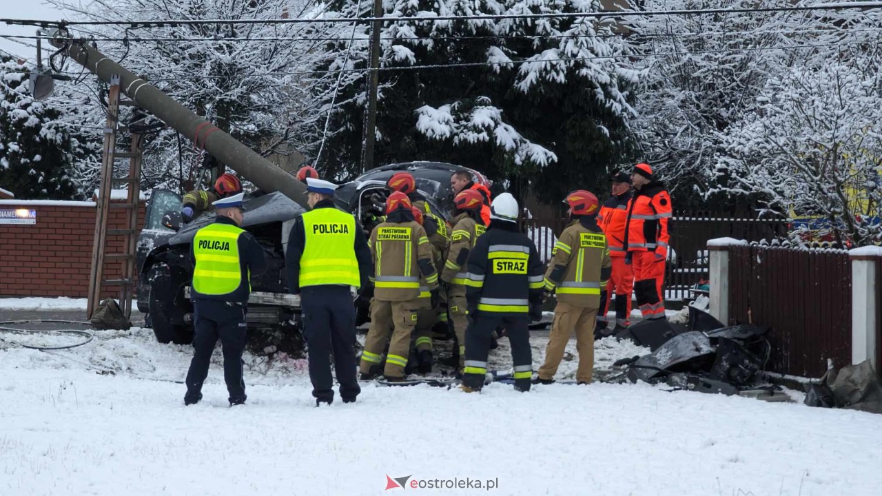 Wypadek na ulicy Kościuszki w Rzekuniu [02.01.2024] - zdjęcie #23 - eOstroleka.pl