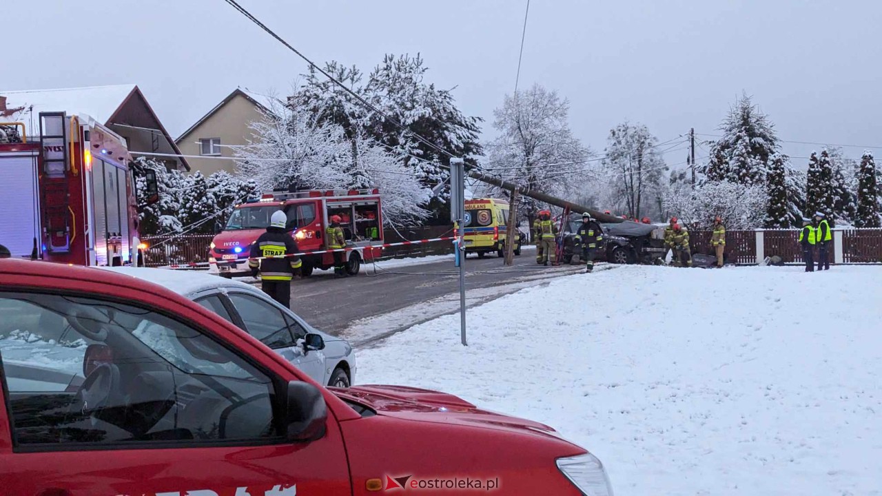 Wypadek na ulicy Kościuszki w Rzekuniu [02.01.2024] - zdjęcie #25 - eOstroleka.pl