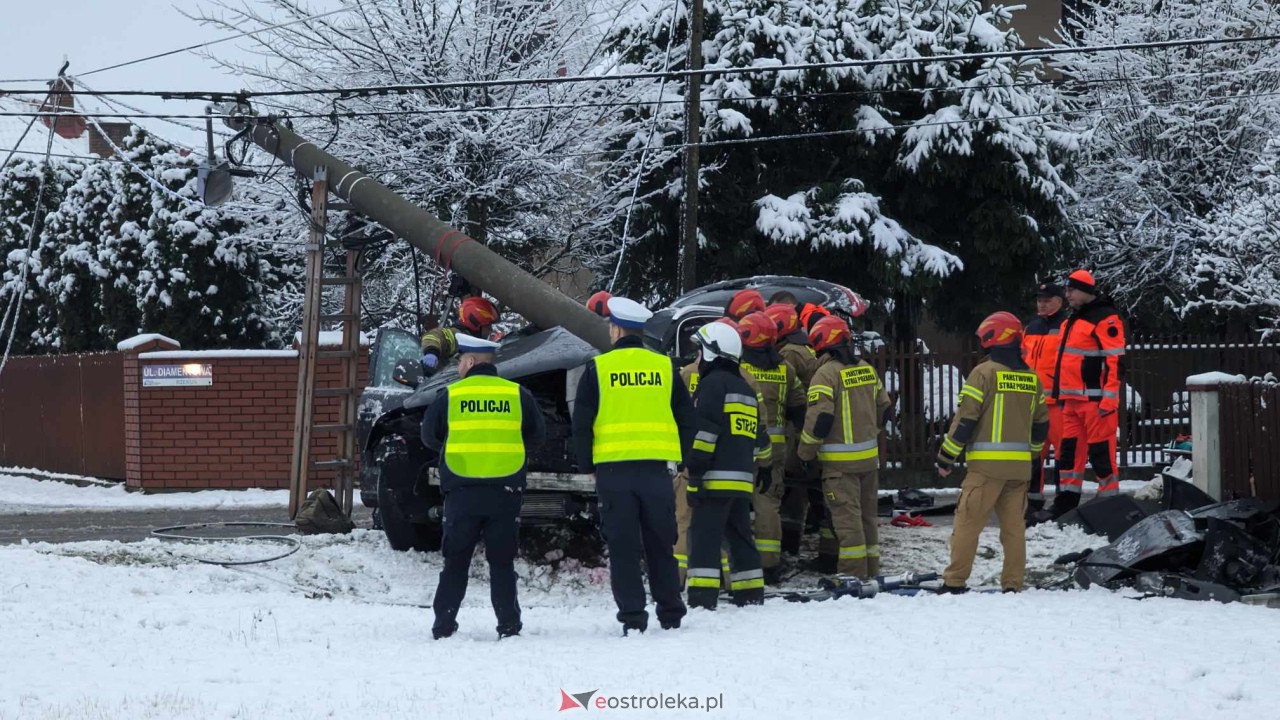 Wypadek na ulicy Kościuszki w Rzekuniu [02.01.2024] - zdjęcie #29 - eOstroleka.pl