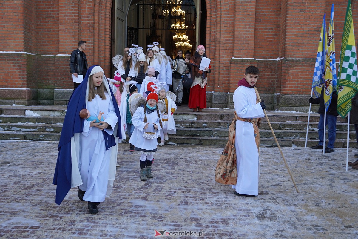 Orszak Trzech Króli w Baranowie [6.01.2024] - zdjęcie #165 - eOstroleka.pl