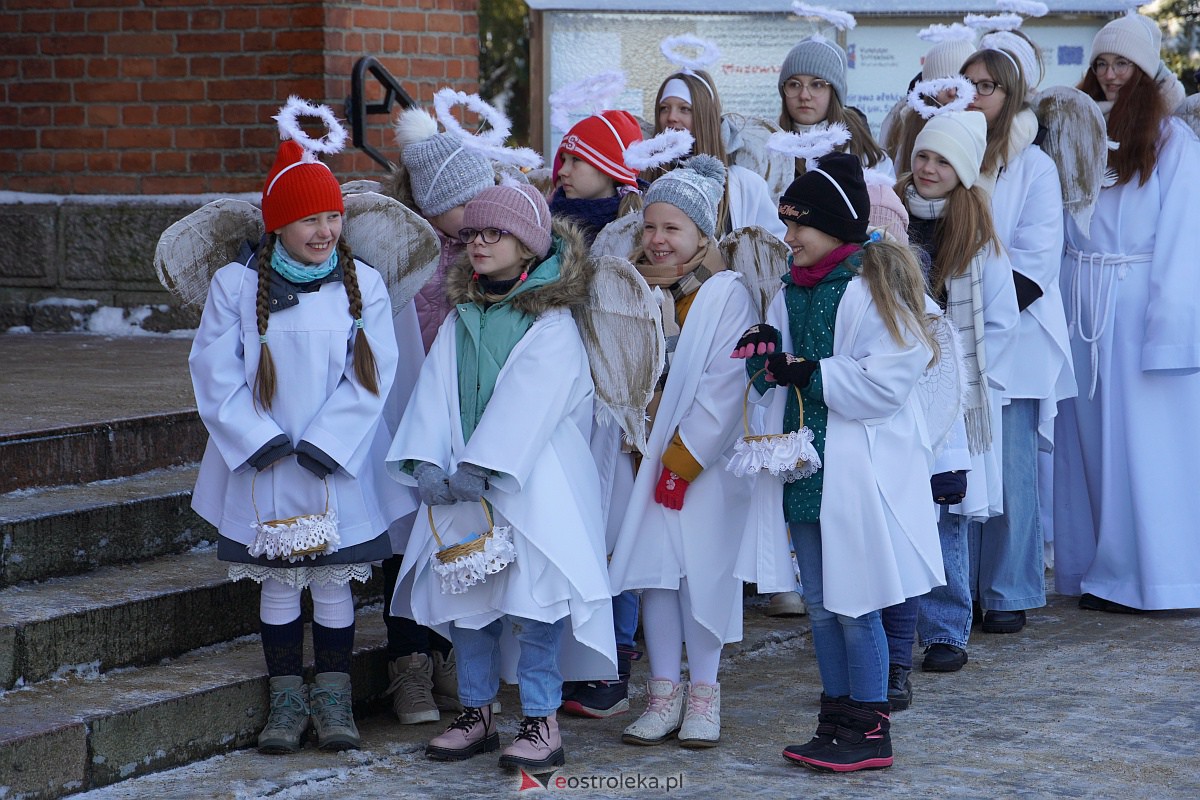 Orszak Trzech Króli w Baranowie [6.01.2024] - zdjęcie #146 - eOstroleka.pl