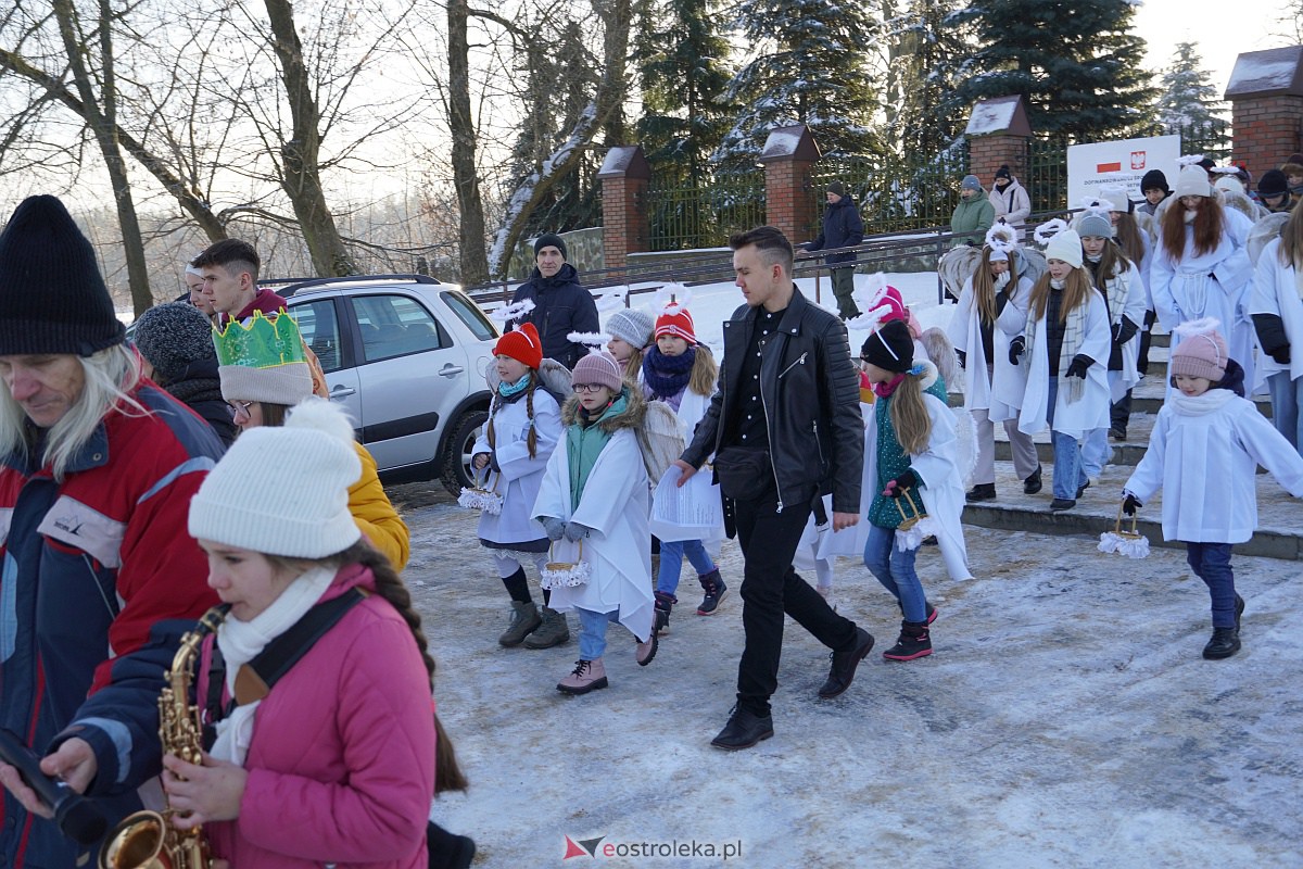 Orszak Trzech Króli w Baranowie [6.01.2024] - zdjęcie #120 - eOstroleka.pl