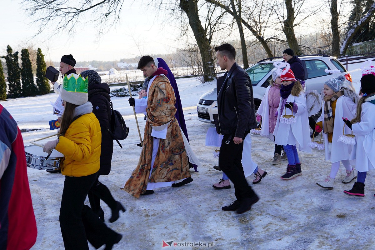 Orszak Trzech Króli w Baranowie [6.01.2024] - zdjęcie #119 - eOstroleka.pl