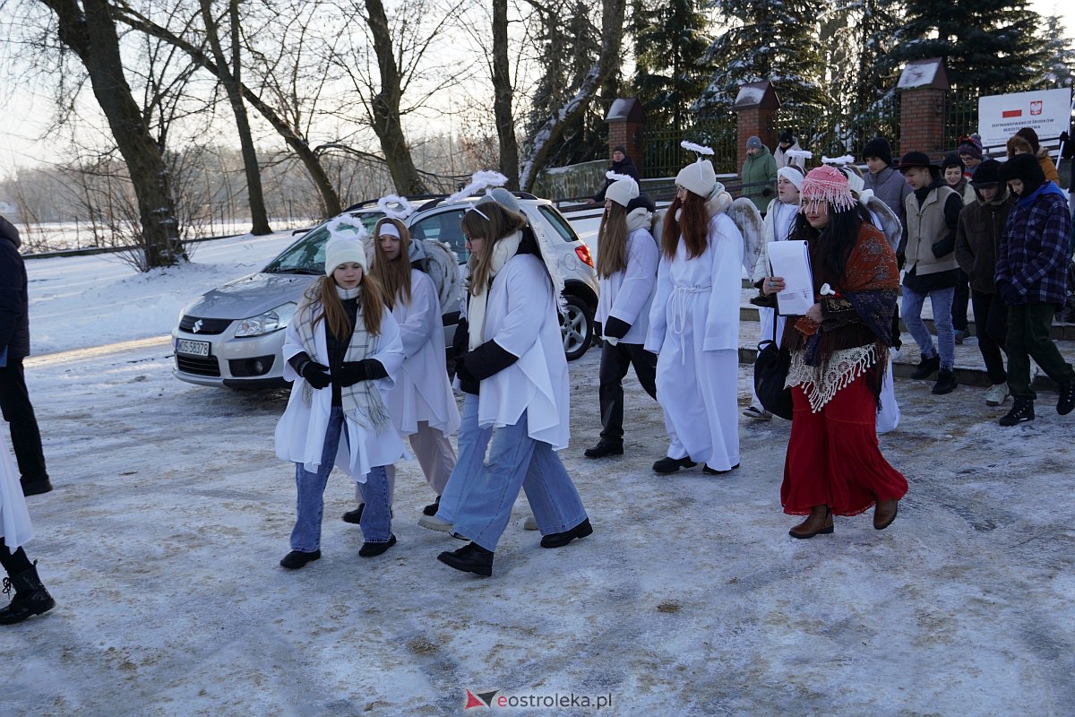 Orszak Trzech Króli w Baranowie [6.01.2024] - zdjęcie #117 - eOstroleka.pl