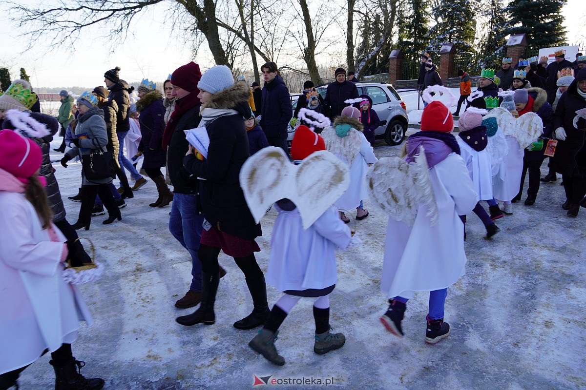 Orszak Trzech Króli w Baranowie [6.01.2024] - zdjęcie #87 - eOstroleka.pl