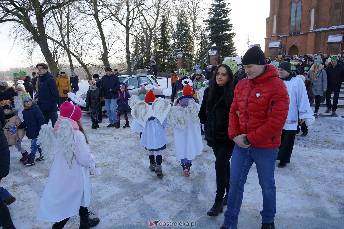 Orszak Trzech Króli w Baranowie [6.01.2024] - zdjęcie #85 - eOstroleka.pl