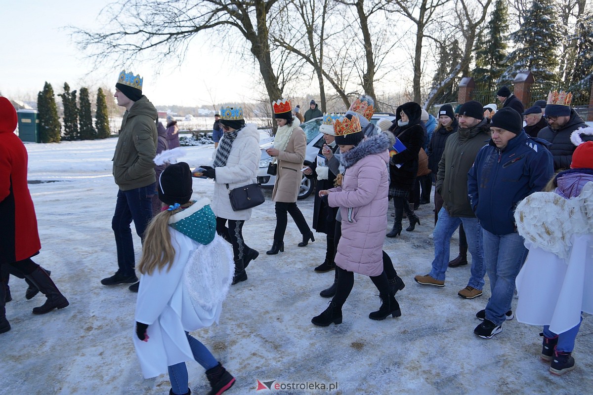 Orszak Trzech Króli w Baranowie [6.01.2024] - zdjęcie #37 - eOstroleka.pl