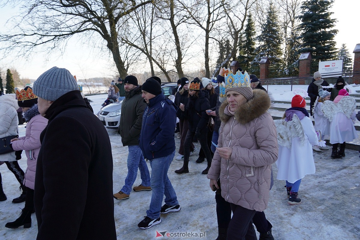 Orszak Trzech Króli w Baranowie [6.01.2024] - zdjęcie #114 - eOstroleka.pl