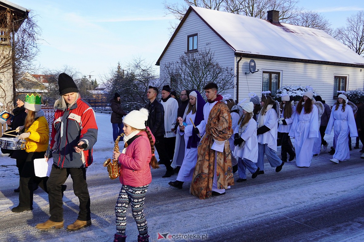 Orszak Trzech Króli w Baranowie [6.01.2024] - zdjęcie #98 - eOstroleka.pl