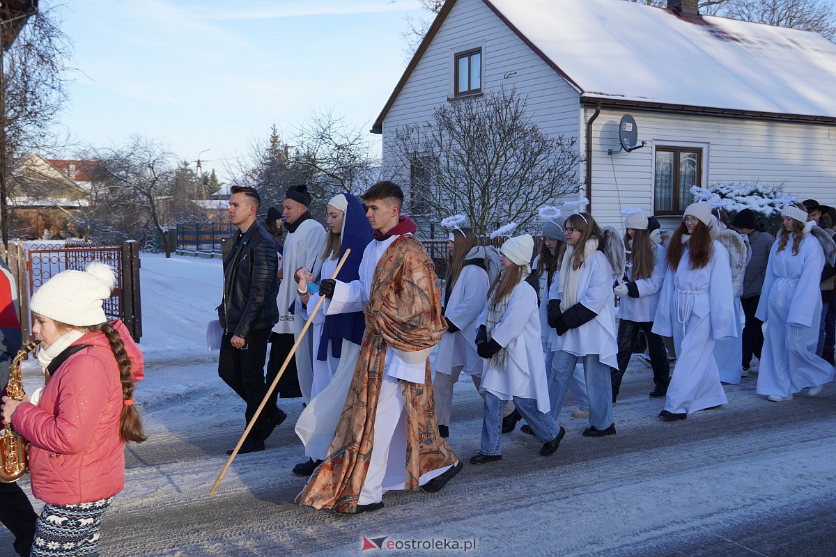 Orszak Trzech Króli w Baranowie [6.01.2024] - zdjęcie #96 - eOstroleka.pl