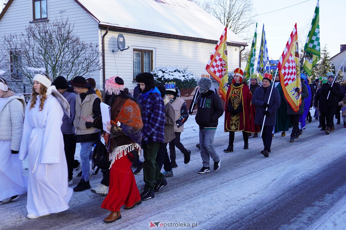 Orszak Trzech Króli w Baranowie [6.01.2024] - zdjęcie #90 - eOstroleka.pl