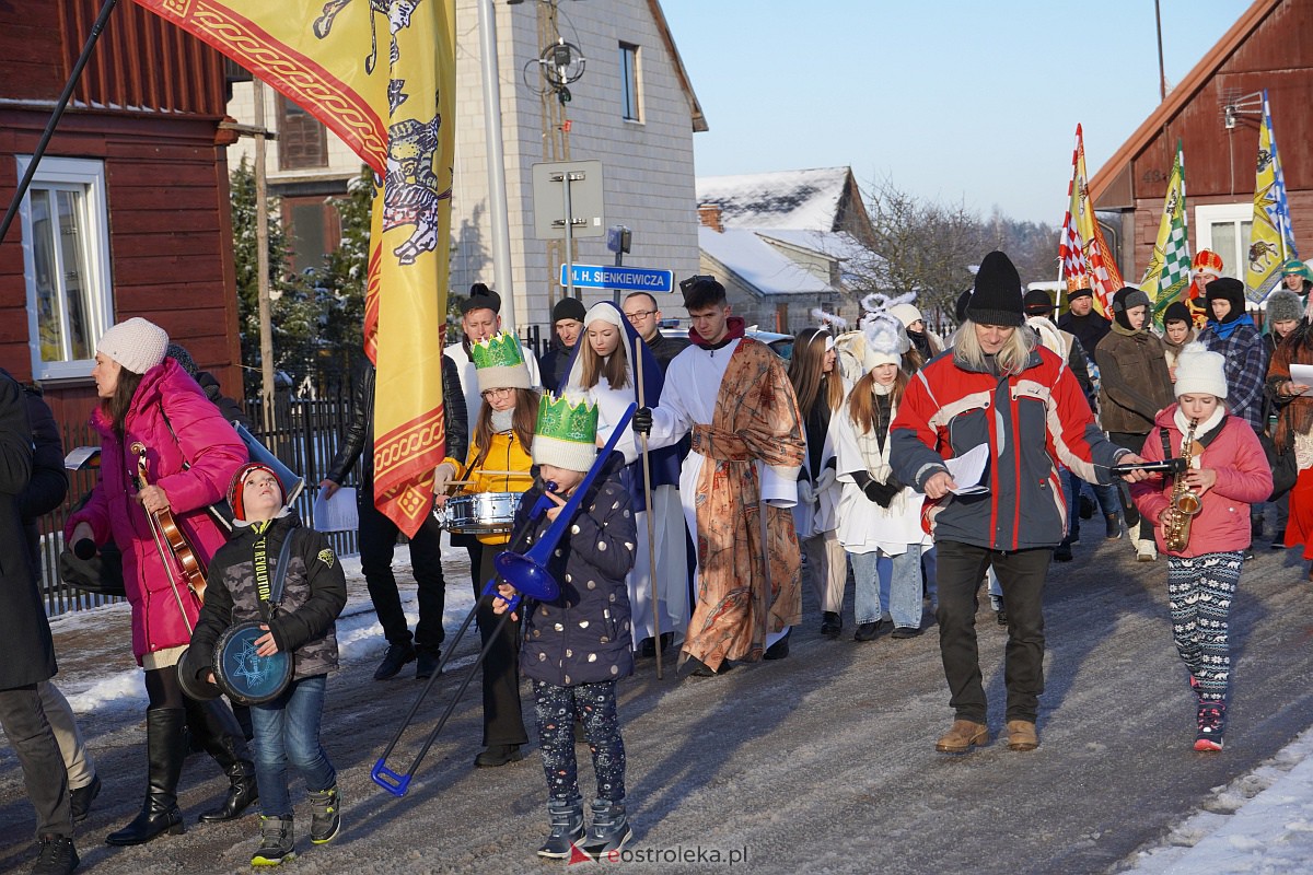Orszak Trzech Króli w Baranowie [6.01.2024] - zdjęcie #48 - eOstroleka.pl