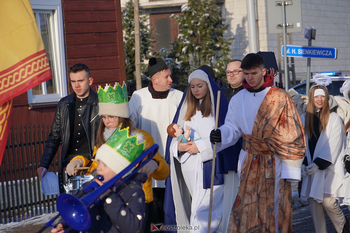 Orszak Trzech Króli w Baranowie [6.01.2024] - zdjęcie #46 - eOstroleka.pl
