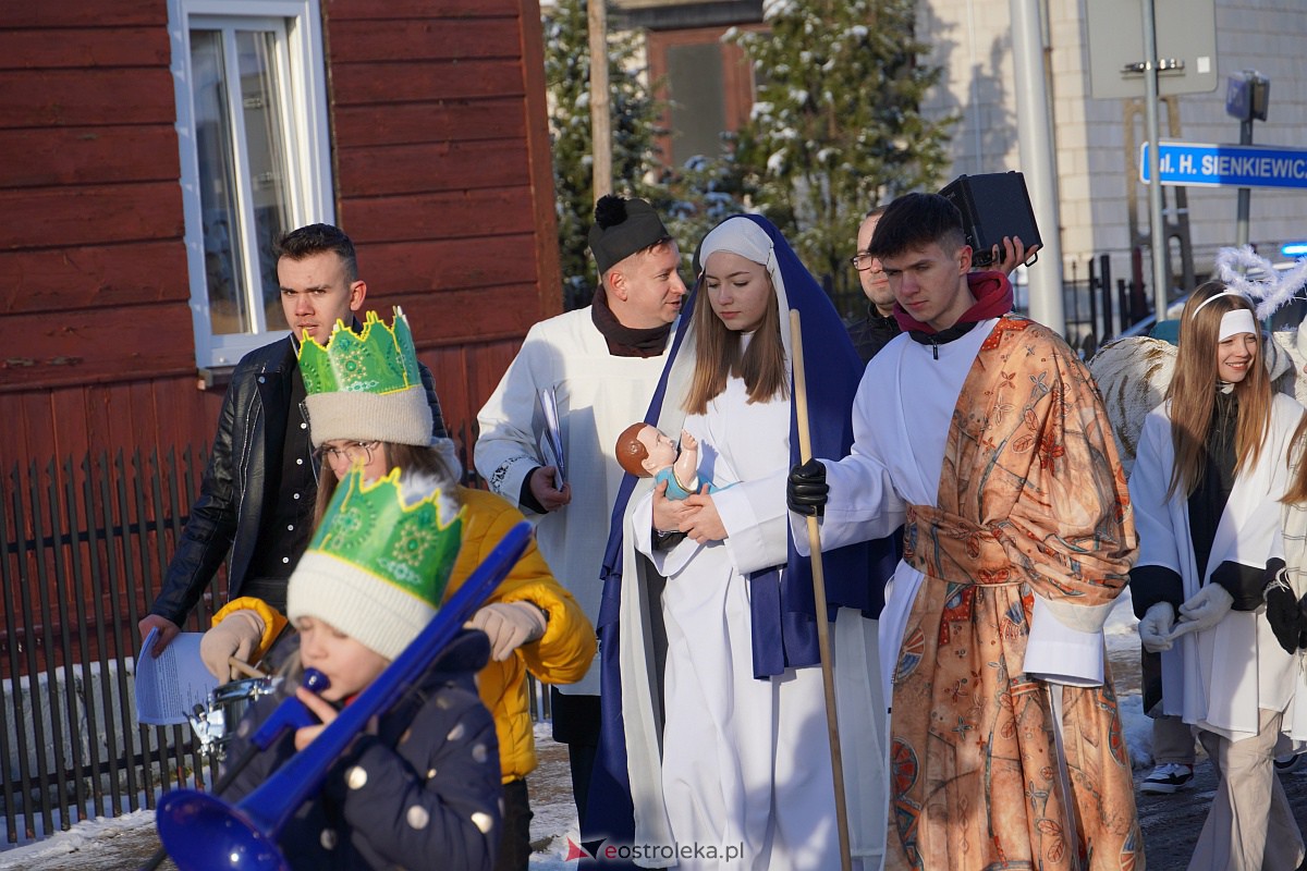 Orszak Trzech Króli w Baranowie [6.01.2024] - zdjęcie #44 - eOstroleka.pl