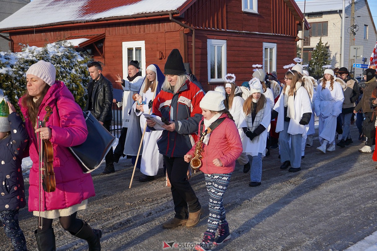 Orszak Trzech Króli w Baranowie [6.01.2024] - zdjęcie #38 - eOstroleka.pl