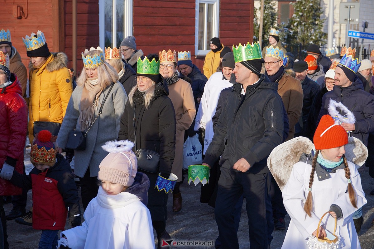 Orszak Trzech Króli w Baranowie [6.01.2024] - zdjęcie #27 - eOstroleka.pl