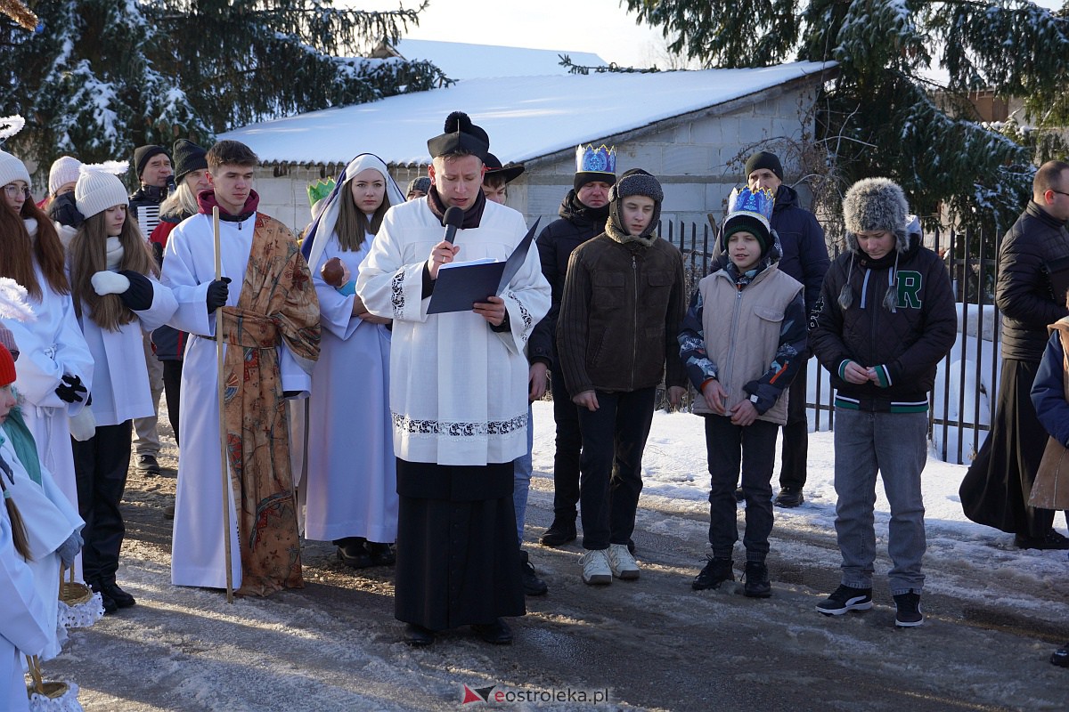 Orszak Trzech Króli w Baranowie [6.01.2024] - zdjęcie #24 - eOstroleka.pl