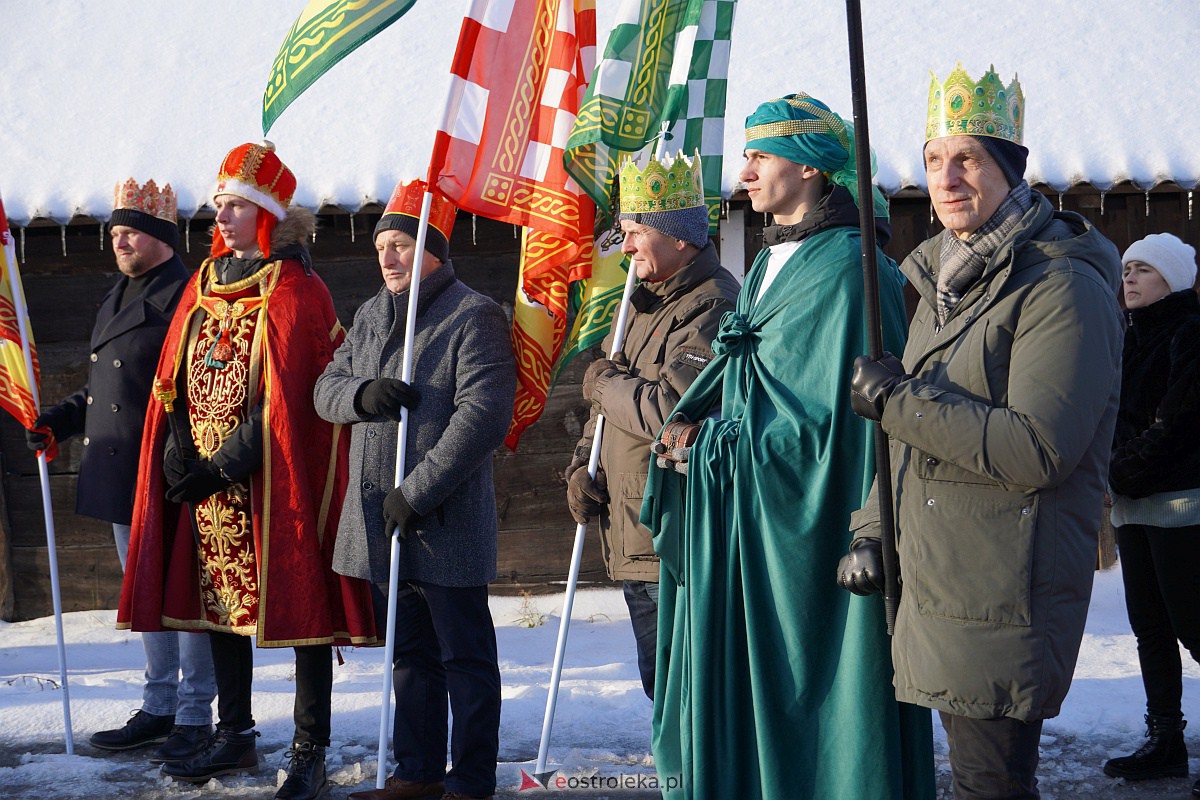 Orszak Trzech Króli w Baranowie [6.01.2024] - zdjęcie #17 - eOstroleka.pl