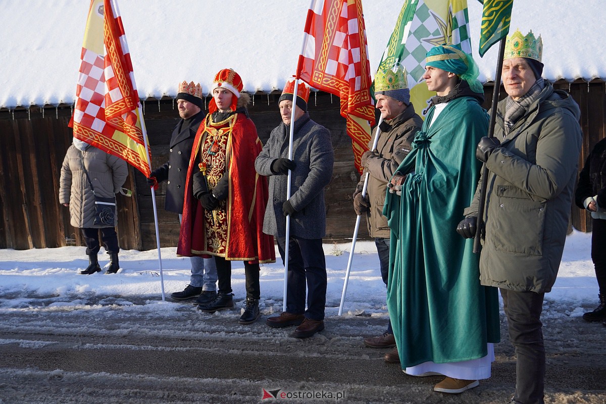 Orszak Trzech Króli w Baranowie [6.01.2024] - zdjęcie #16 - eOstroleka.pl