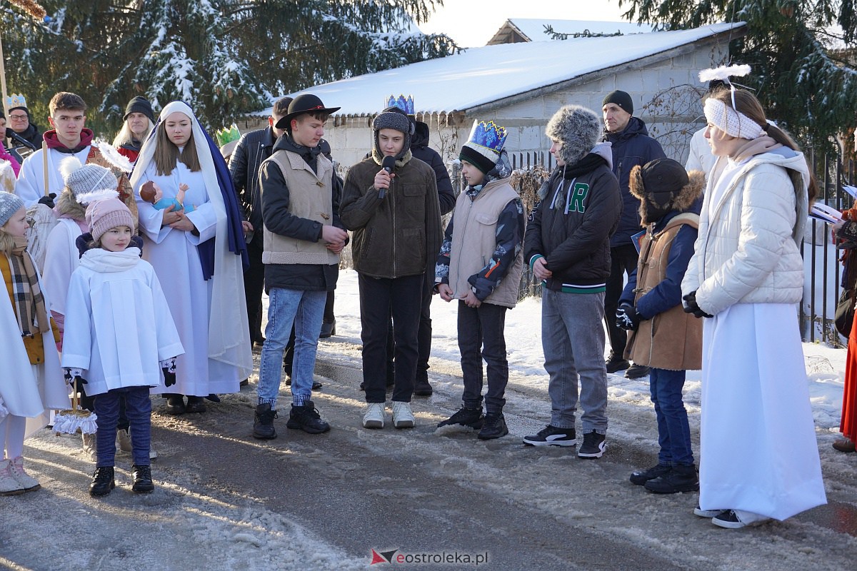 Orszak Trzech Króli w Baranowie [6.01.2024] - zdjęcie #13 - eOstroleka.pl