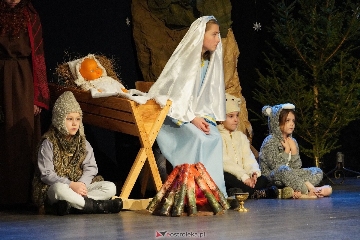 Orszak Trzech Króli w Myszyńcu [06.01.2024] - zdjęcie #28 - eOstroleka.pl