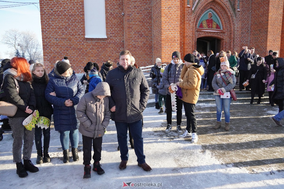 Orszak Trzech Króli w Myszyńcu [06.01.2024] - zdjęcie #17 - eOstroleka.pl