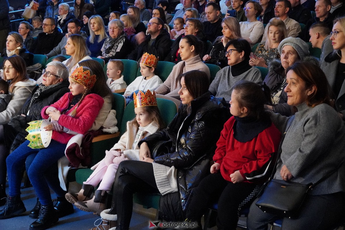 Orszak Trzech Króli w Myszyńcu [06.01.2024] - zdjęcie #13 - eOstroleka.pl