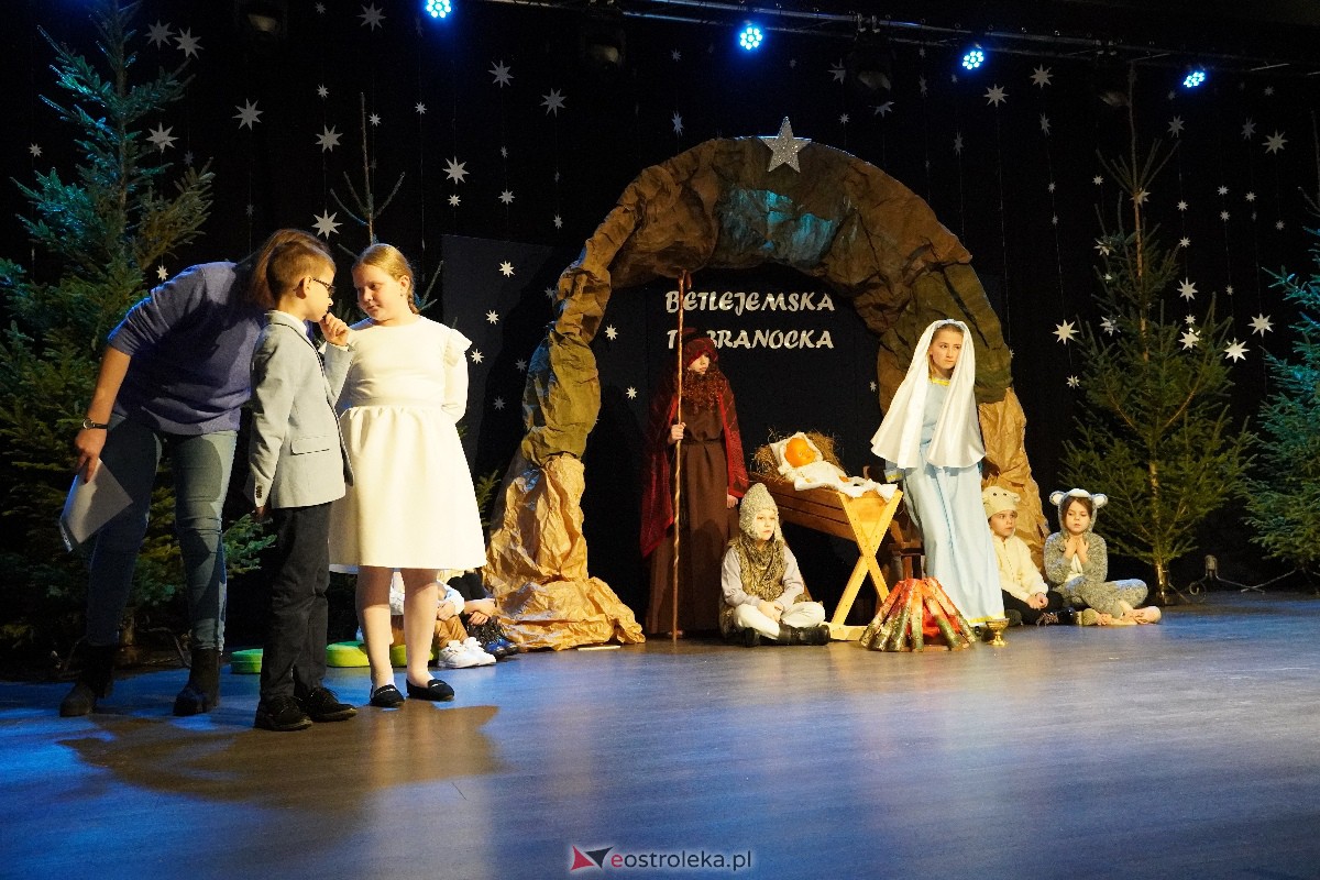 Orszak Trzech Króli w Myszyńcu [06.01.2024] - zdjęcie #12 - eOstroleka.pl