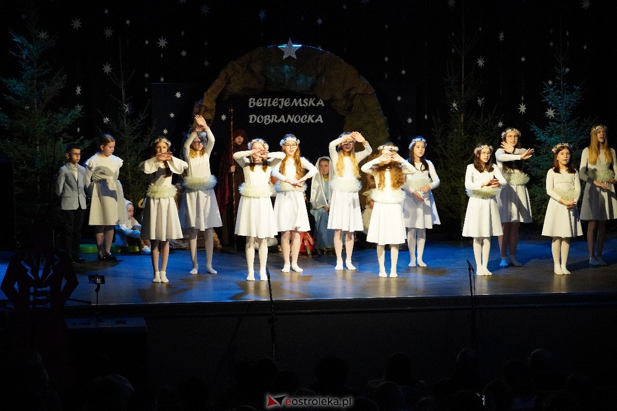 Orszak Trzech Króli w Myszyńcu [06.01.2024] - zdjęcie #11 - eOstroleka.pl