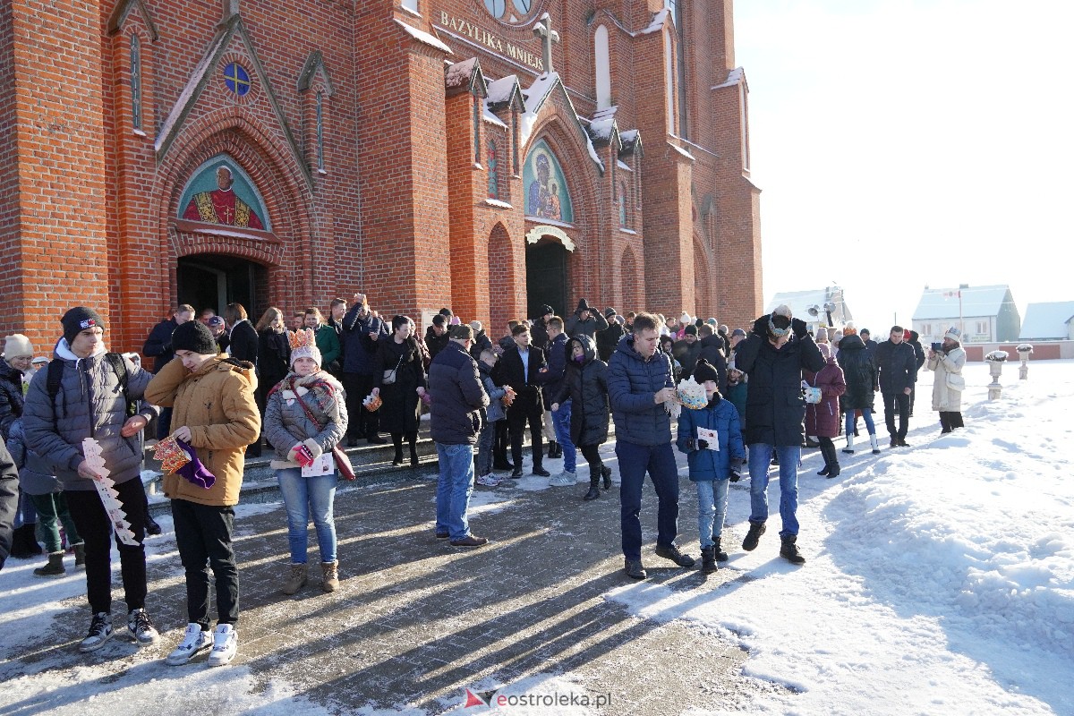 Orszak Trzech Króli w Myszyńcu [06.01.2024] - zdjęcie #9 - eOstroleka.pl