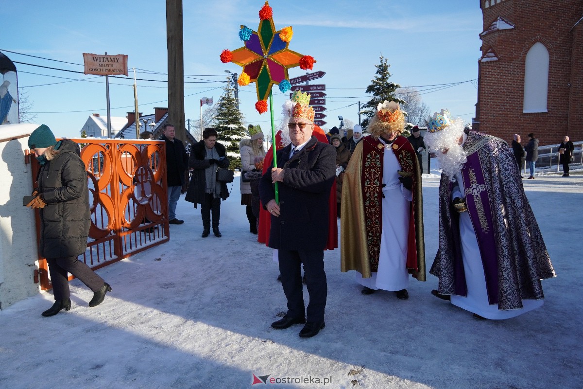 Orszak Trzech Króli w Myszyńcu [06.01.2024] - zdjęcie #8 - eOstroleka.pl