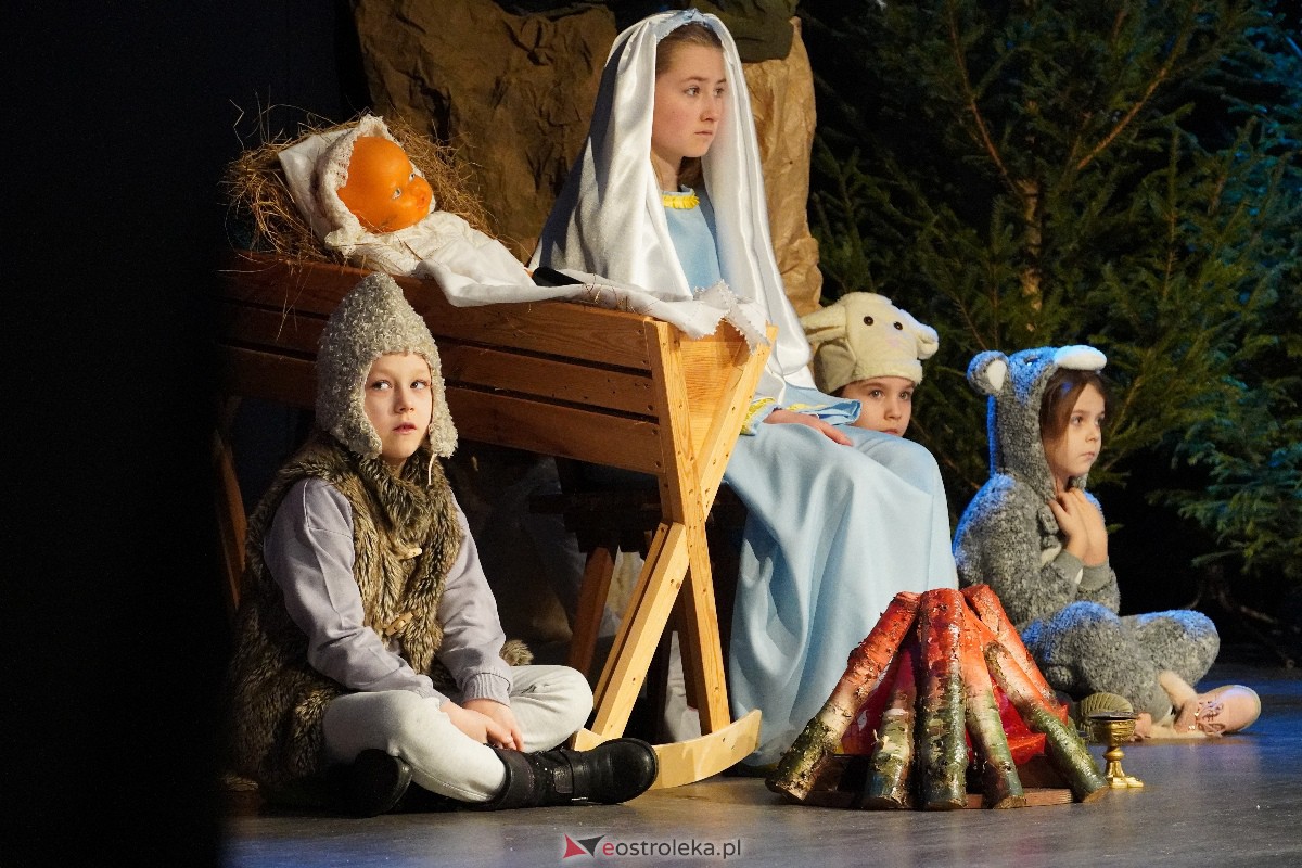 Orszak Trzech Króli w Myszyńcu [06.01.2024] - zdjęcie #4 - eOstroleka.pl
