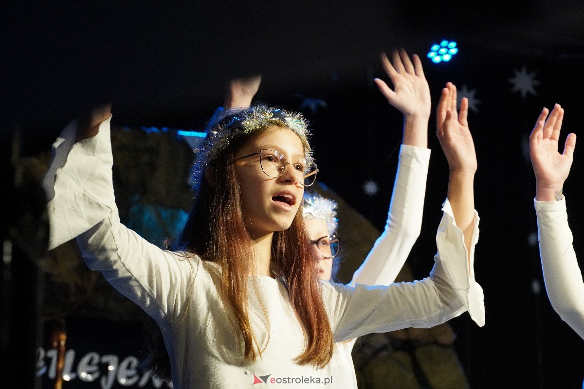 Orszak Trzech Króli w Myszyńcu [06.01.2024] - zdjęcie #2 - eOstroleka.pl