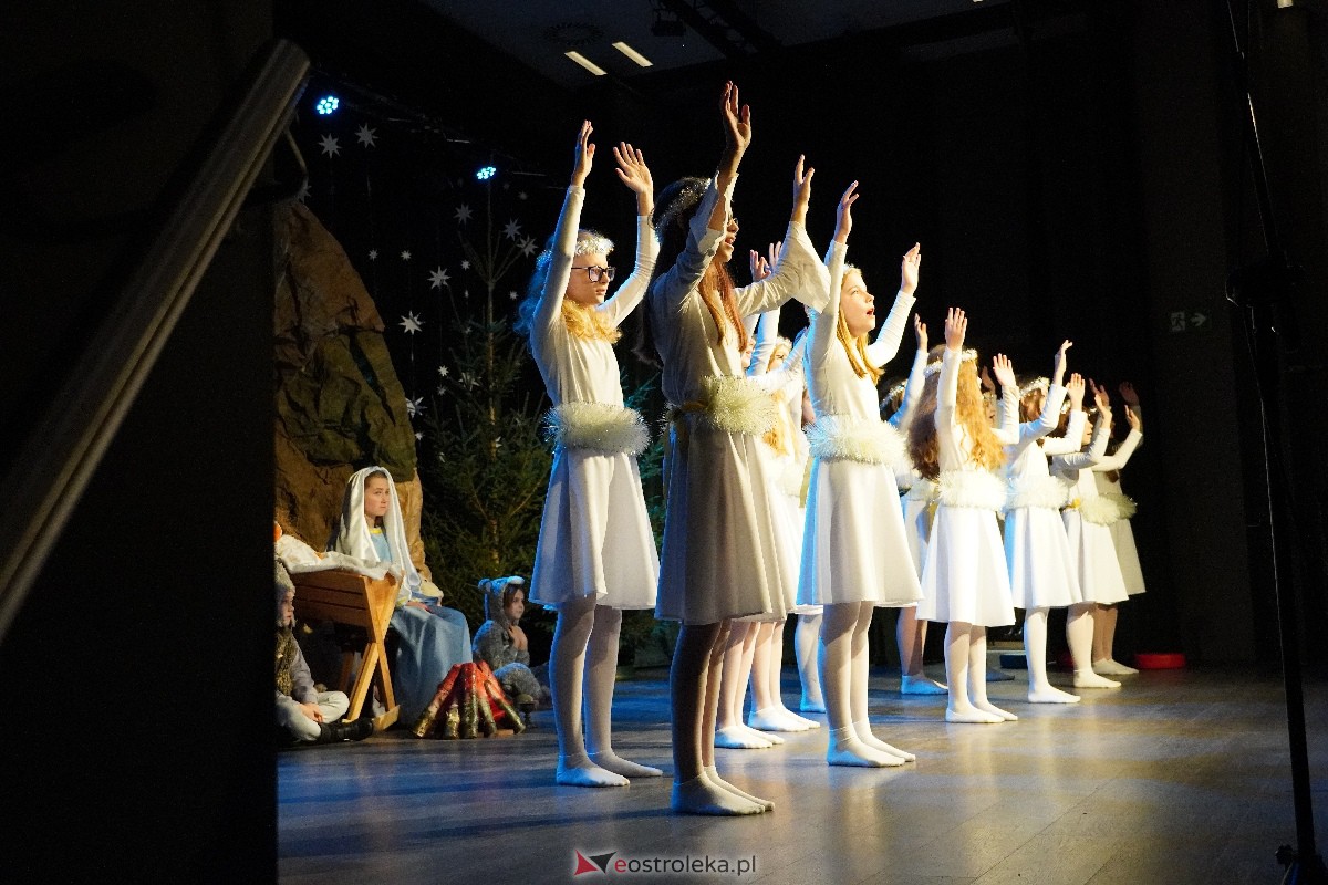Orszak Trzech Króli w Myszyńcu [06.01.2024] - zdjęcie #55 - eOstroleka.pl
