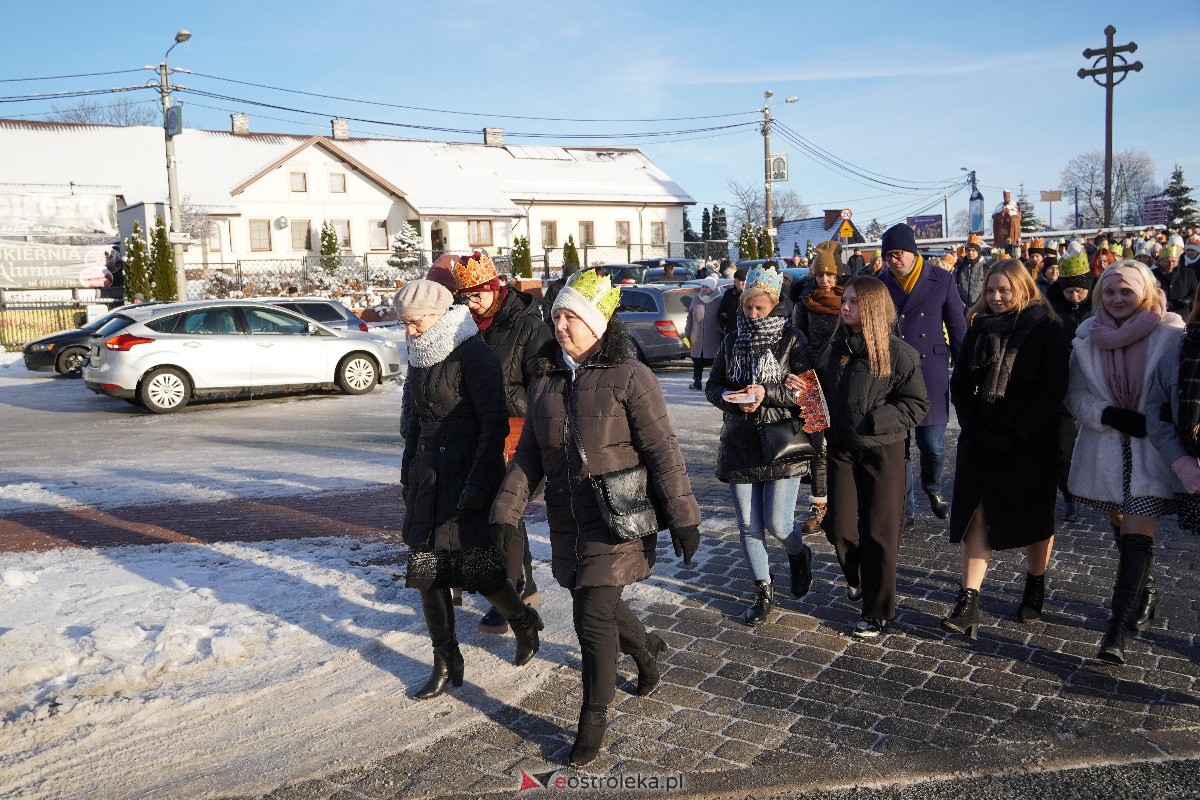 Orszak Trzech Króli w Myszyńcu [06.01.2024] - zdjęcie #45 - eOstroleka.pl