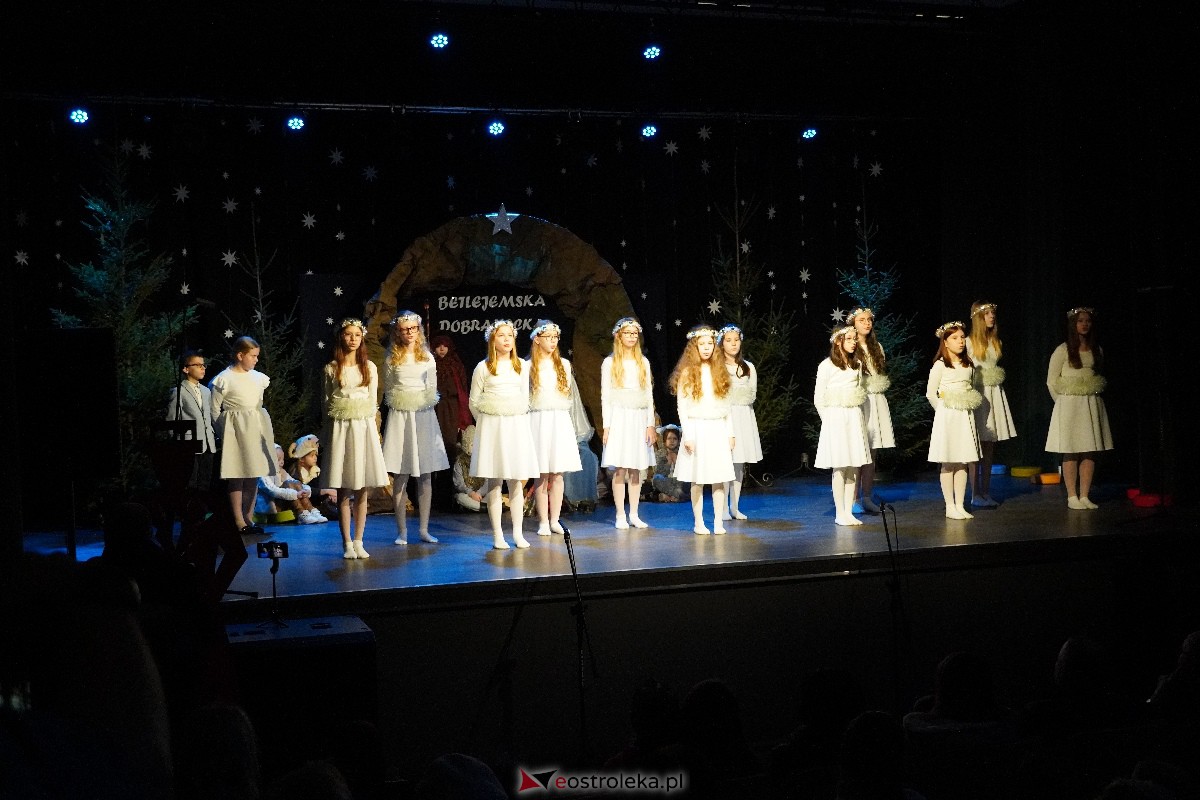 Orszak Trzech Króli w Myszyńcu [06.01.2024] - zdjęcie #33 - eOstroleka.pl