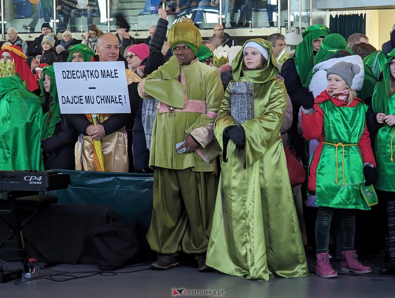 Orszak Trzech Króli 2024 w Ostrołęce [06.01.2024] - zdjęcie #25 - eOstroleka.pl